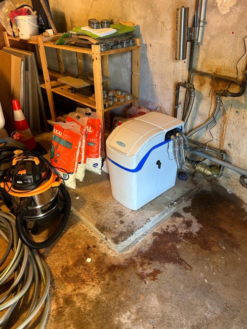 Le Kid : l’adoucisseur d’eau compact installé par Richard Corsi pour lutter contre le calcaire